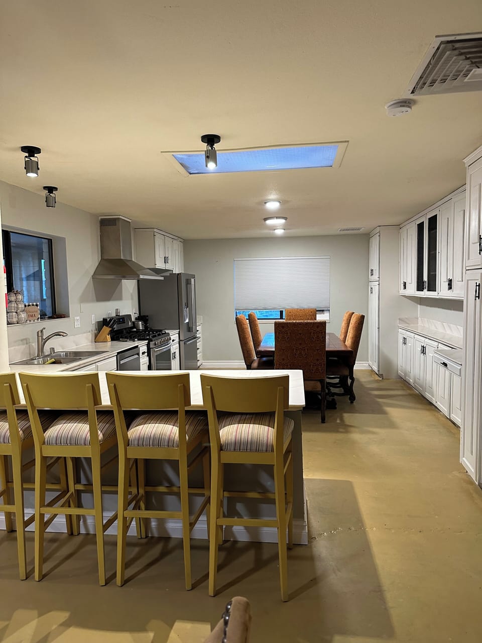 Kitchen area with dinning sits 8 people