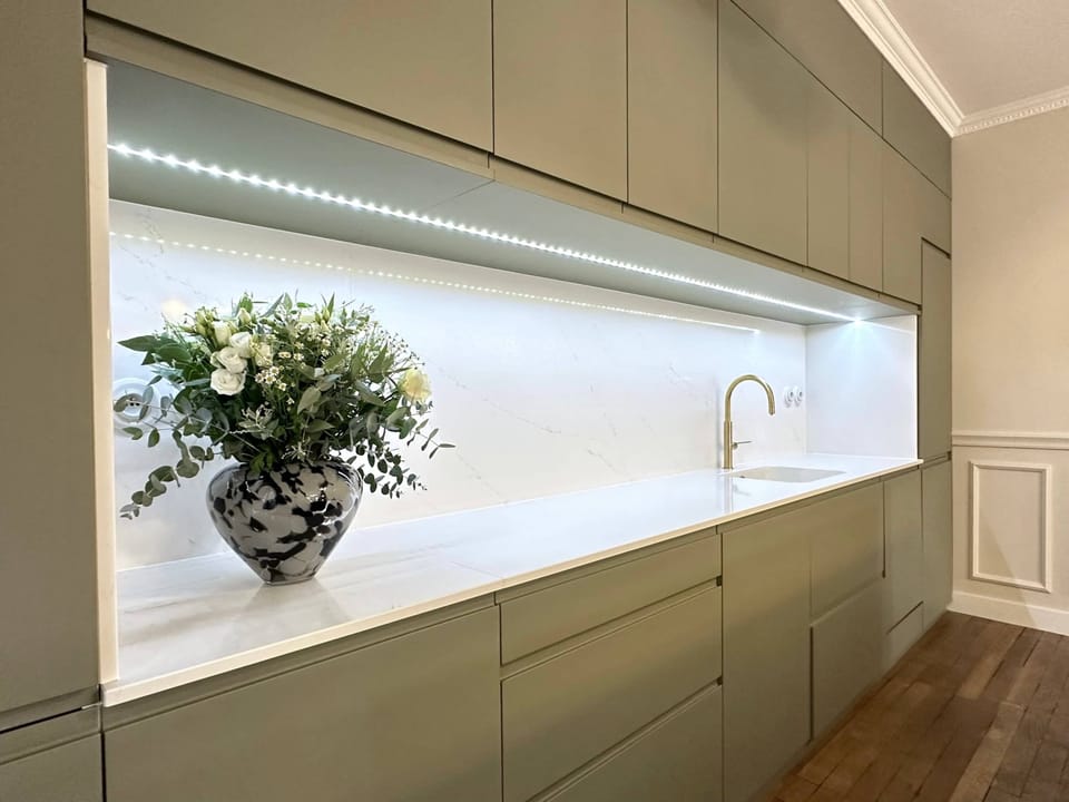 Brand new kitchen totally renovated