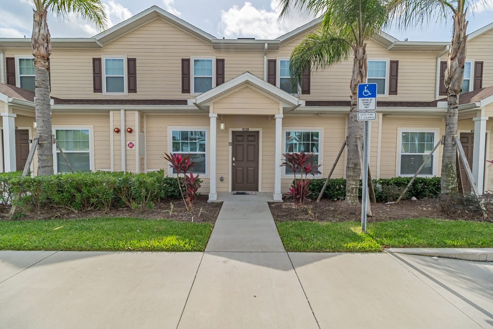 Townhouses very close to Disney!