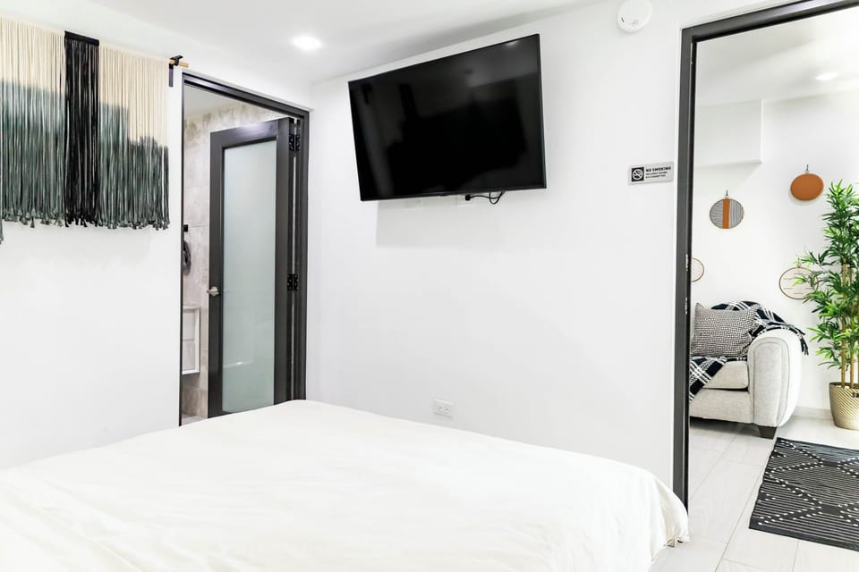 Bedroom 3 with TV and Private Bathroom