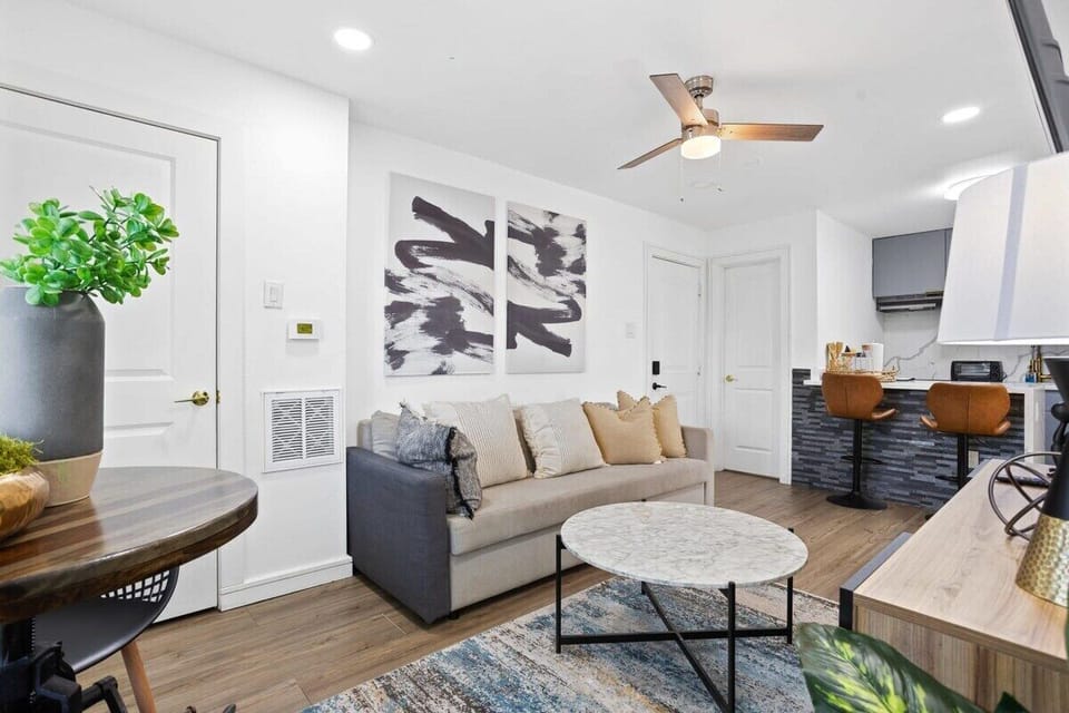 Modern amenities and design