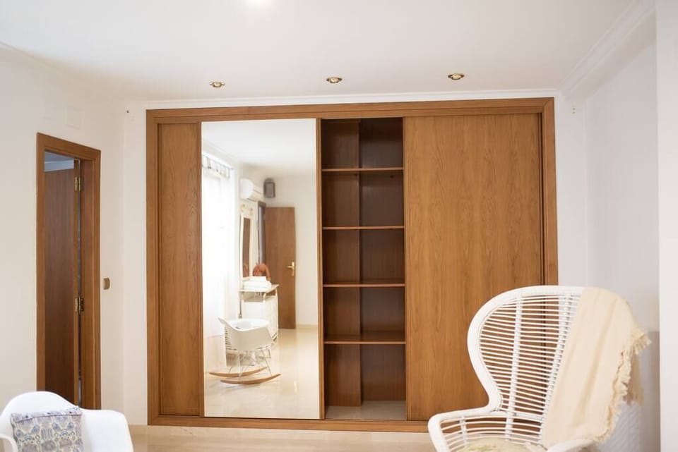 Master bedroom (5)