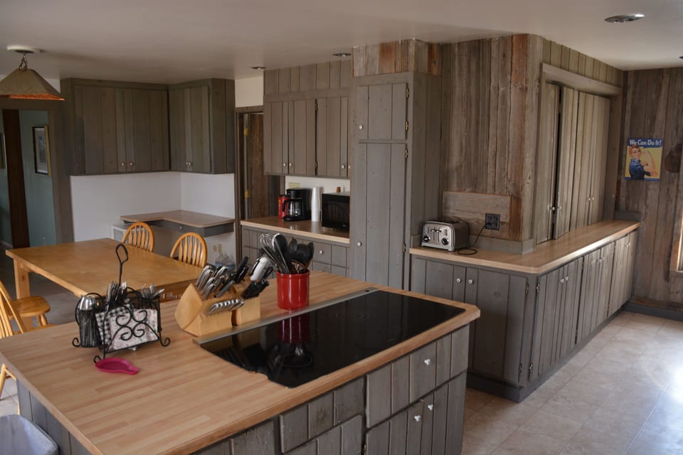 Kitchen: electric cook top, coffee pot, toaster.