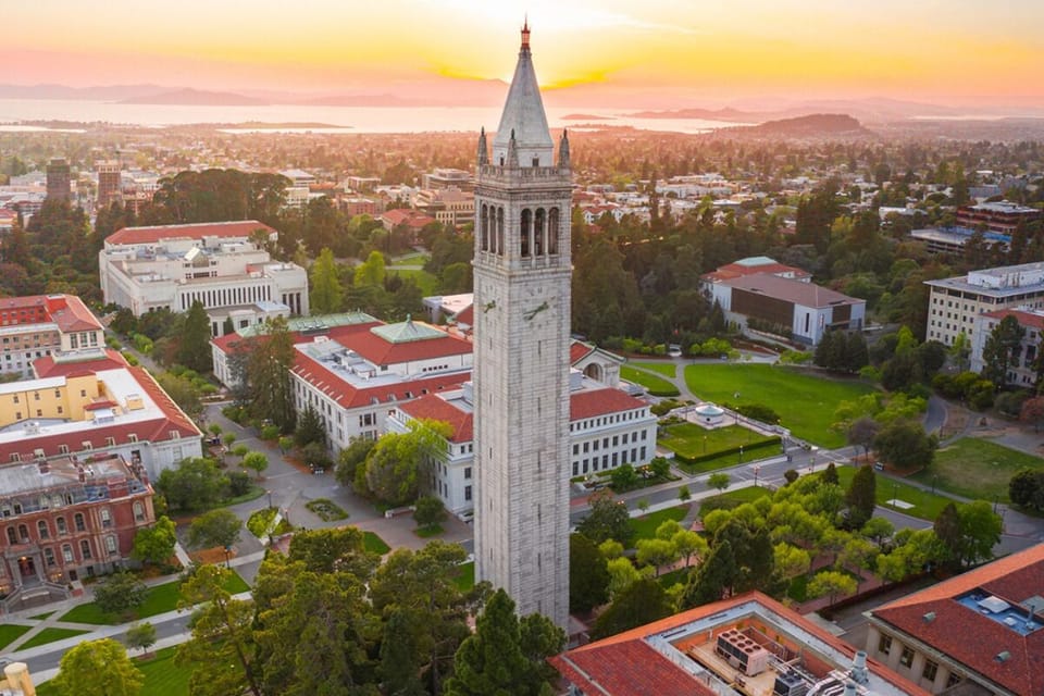 The famous Berkeley is only a 10-minute drive away.