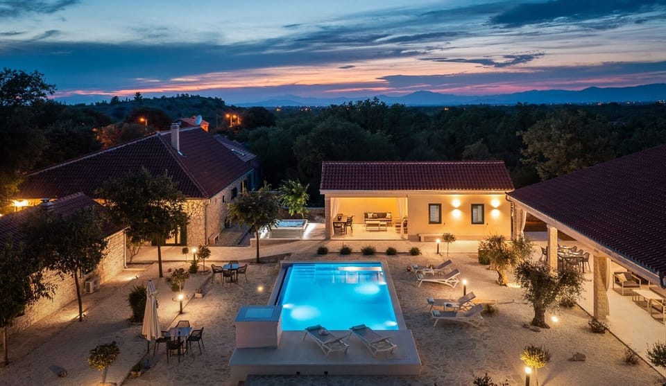 Tosic Estate - Villa, Vineyards and Winery, 6 Bedrooms, 5 Bathrooms