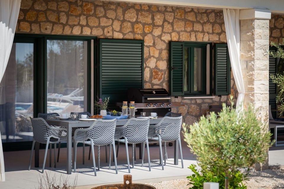 Sitting area next to the stone house