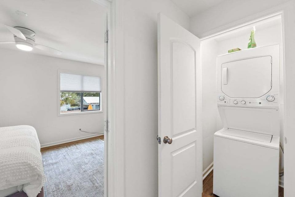 Your Relaxing Beach Getaway, Hot Tub, Fire Pit, Golf