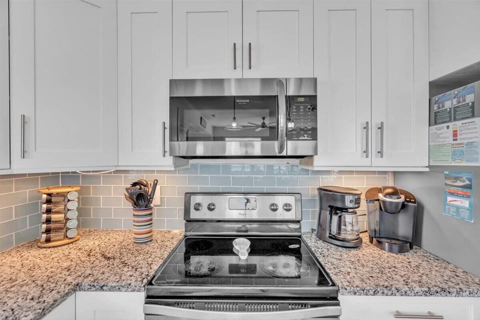 Kitchen - Main Level (level 3)