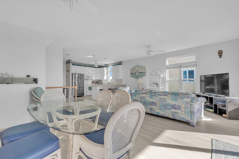 dining/living - middle/main level