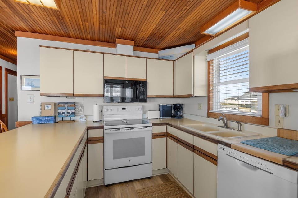 Kitchen Main Level