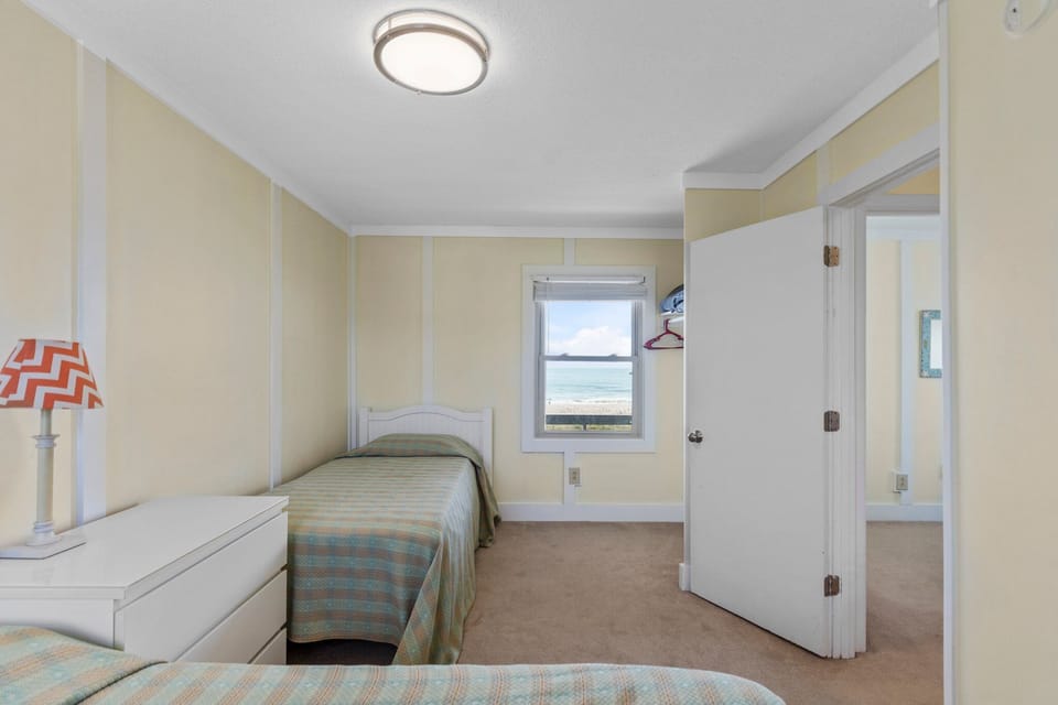 Bedroom 4+_Top Level_Double,Single