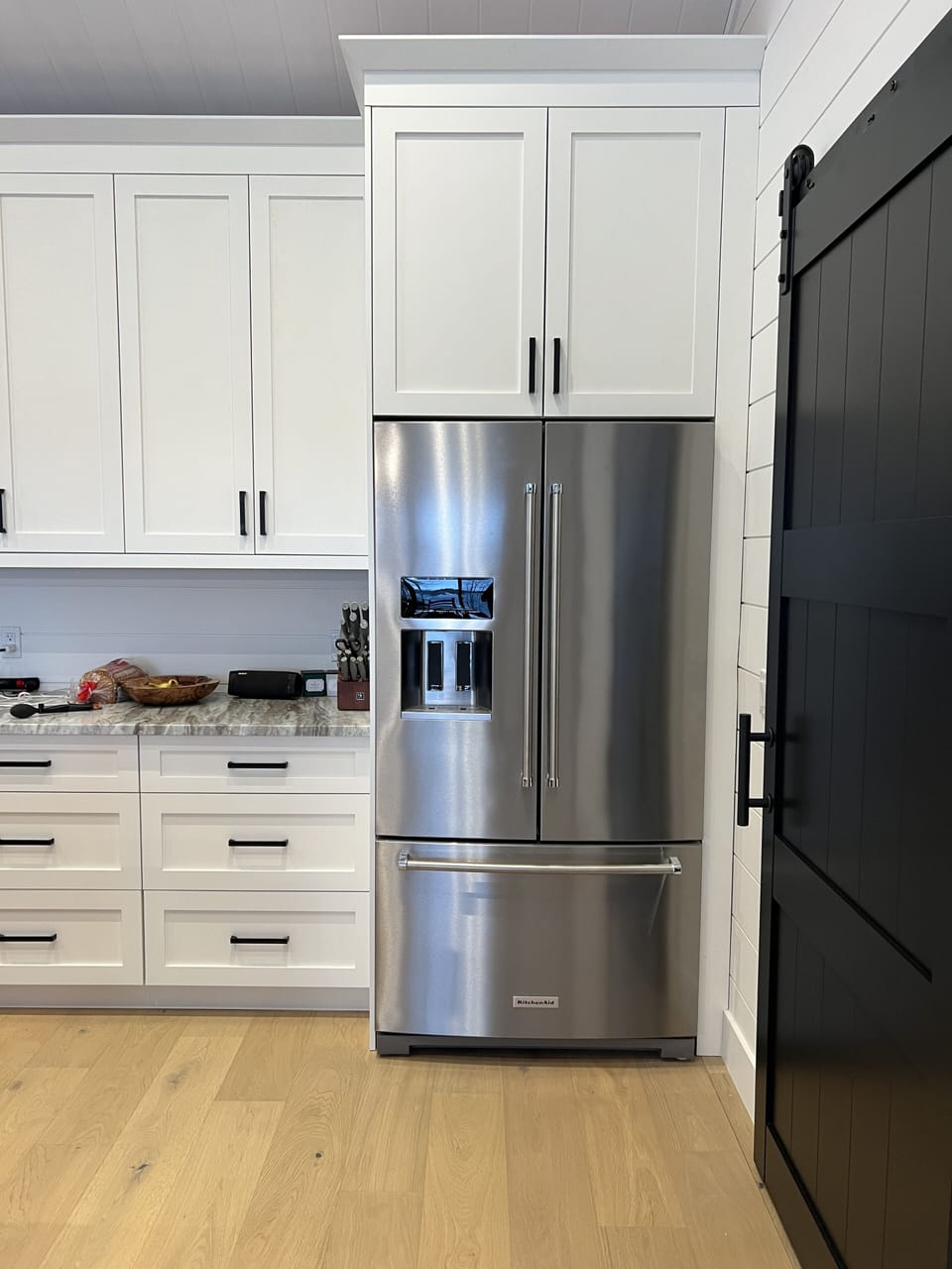 Large Fridge with water and ice!