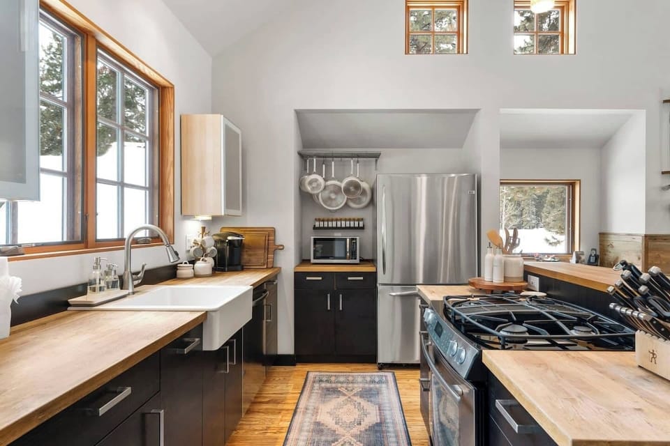 Fully equipped kitchen for your culinary delight! 