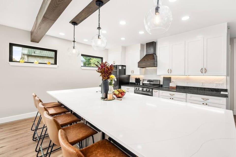 Fully equipped Chef's Kitchen - ready for all your meal needs! (1)
