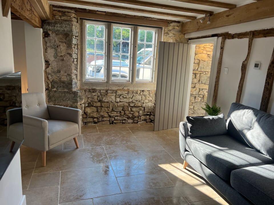 Living Room / Lounge