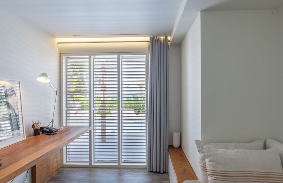 Located in the main building. Opens onto the terrace. A king size bed, air conditioning, safe, dressing room, ensuite bathroom with indoor Italian shower, sink. Adjacent to the bedroom, you will find a small room that can be converted into a children's ro