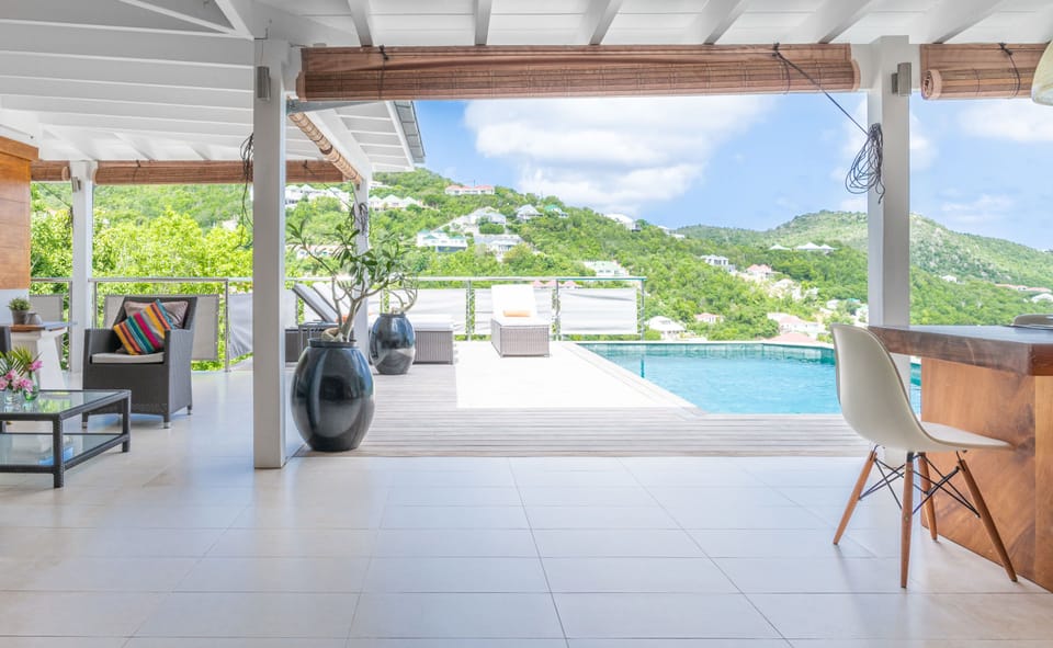 Fully equipped kitchen, with electric oven, microwave, fridge and freezer, dishwasher, toaster, coffee machine, blender, electric kettle. Outside dining area on the covered terrace. Gas barbecue.