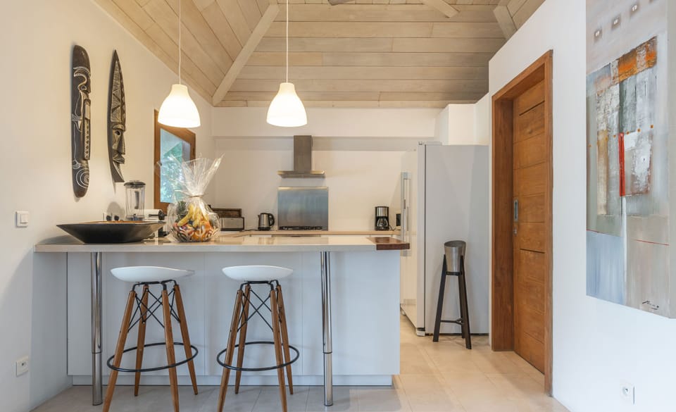Fully equipped kitchen, with electric oven, microwave, fridge and freezer, dishwasher, toaster, coffee machine, blender, electric kettle. Outside dining area on the covered terrace. Gas barbecue.