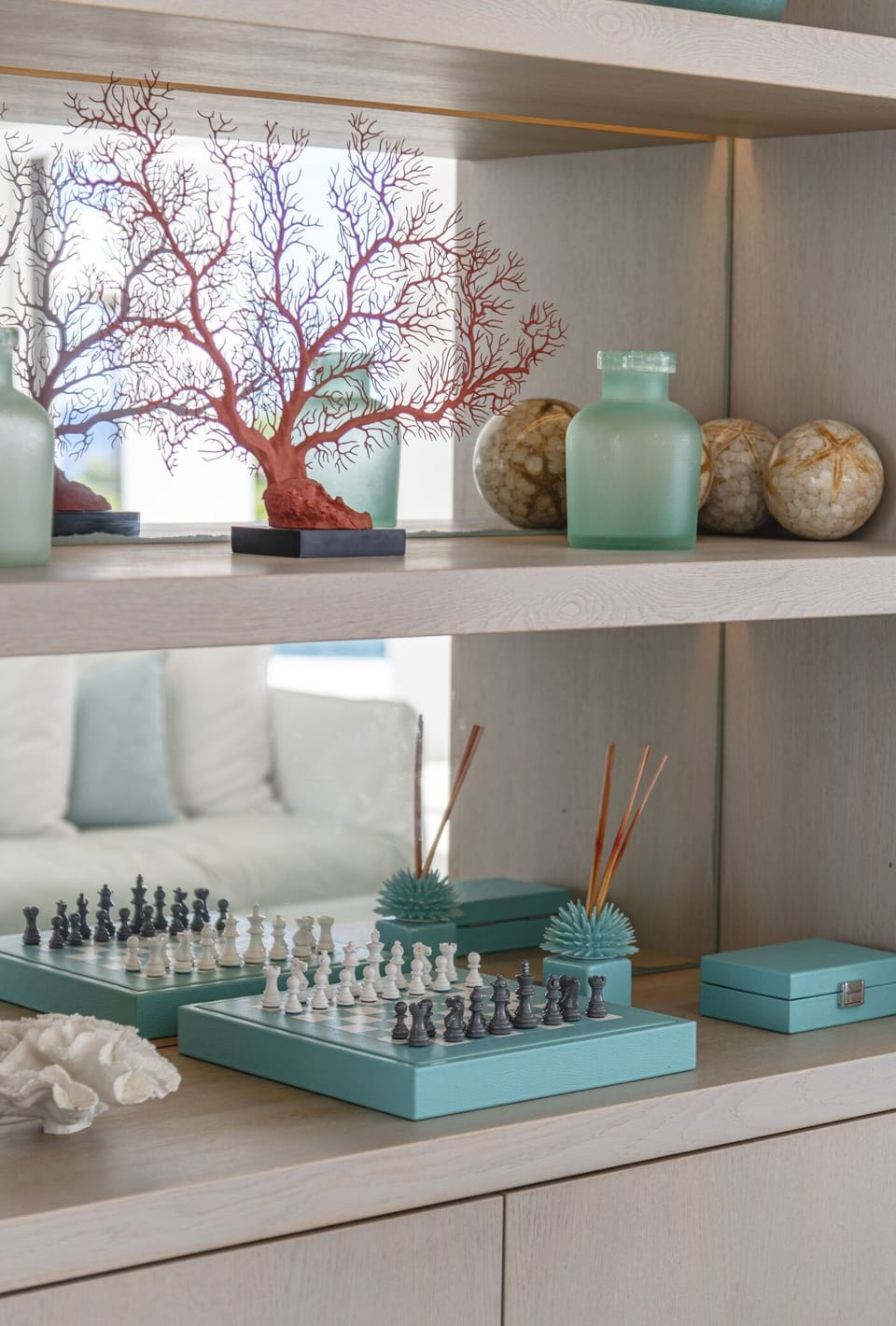 Air conditioning, ceiling fan, HD-TV, Dish network, DVD player, Apple TV. Opens onto the terrace. Ocean view. 