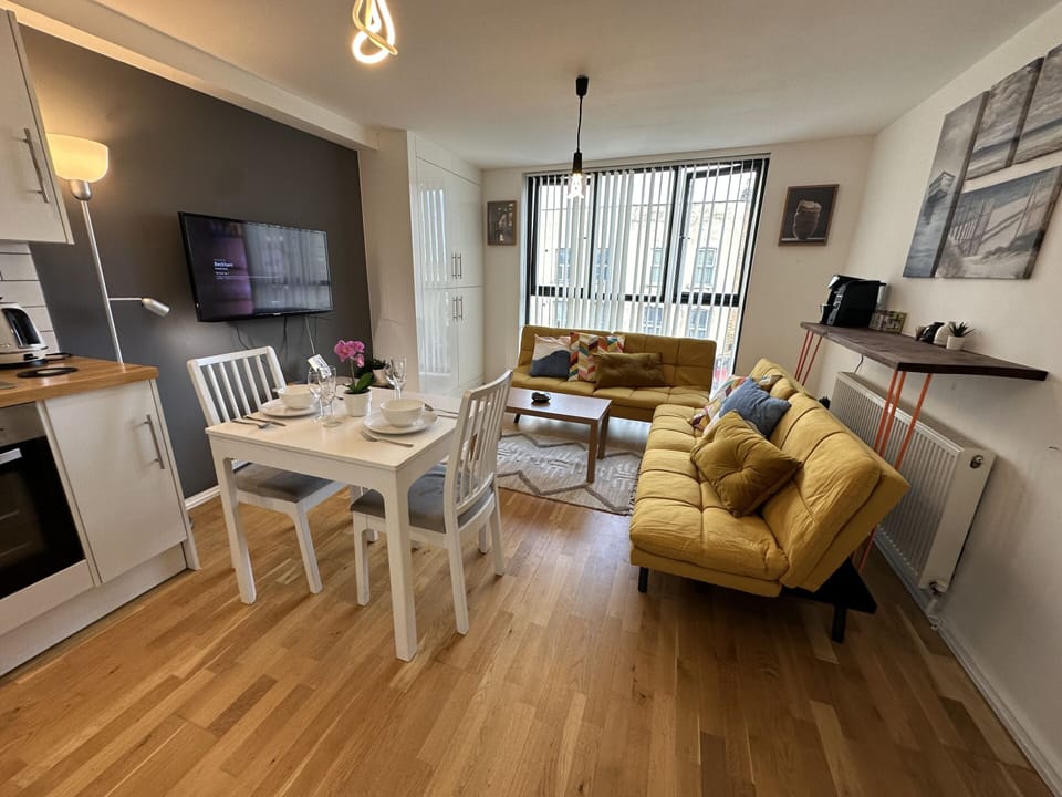 Living Room / Lounge