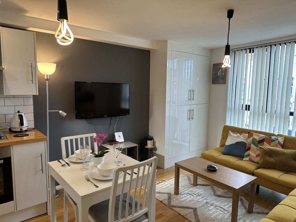 Living Room / Lounge