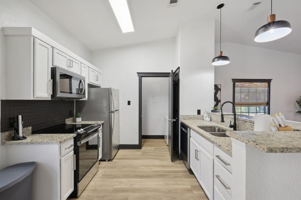 Fully Stocked Kitchen