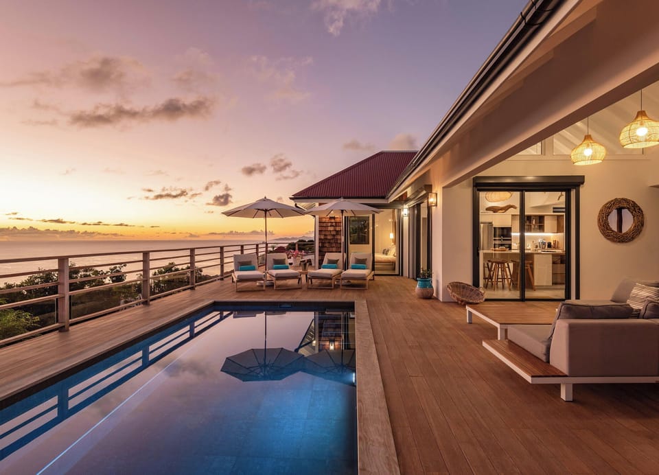 Modern and chic outdoor lightings.
 