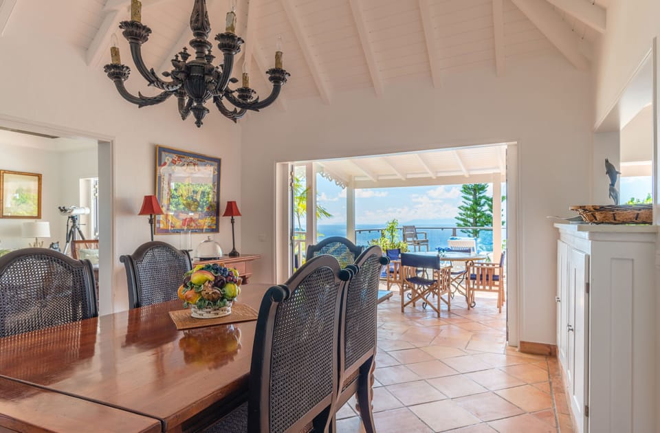 Fully equipped. Electric oven, gas stove, microwave, refrigerator, mixer, centrifuge, freezer, dishwasher, Nespresso machine, blender, kettle, toaster, breakfast bar. Large indoor dining table for 6 guests. Outdoor dining table on the covered terrace. 