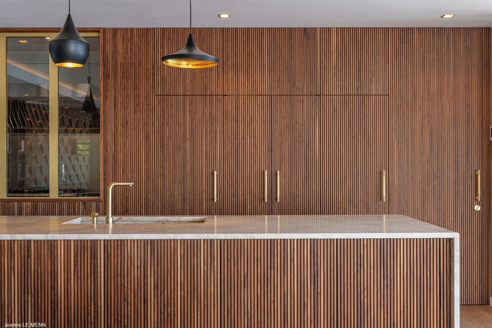 Fully equipped air-conditioned gourmet kitchen, professional gas stove and oven, 2 fridges and professional cold room, wine cellar, dishwasher, microwave, Nespresso machine and regular coffee machine, food processor, blender, plunging mixer, electric kett