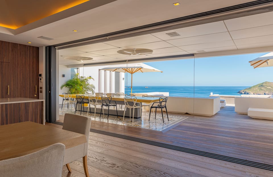 Fully equipped air-conditioned gourmet kitchen, professional gas stove and oven, 2 fridges and professional cold room, wine cellar, dishwasher, microwave, Nespresso machine and regular coffee machine, food processor, blender, plunging mixer, electric kett