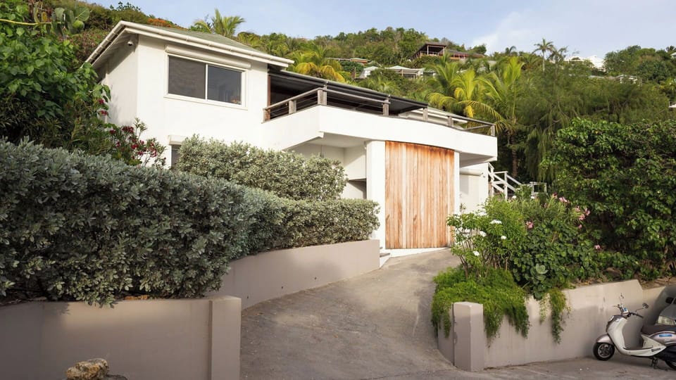 Two-level property, private parking at the entrance. 