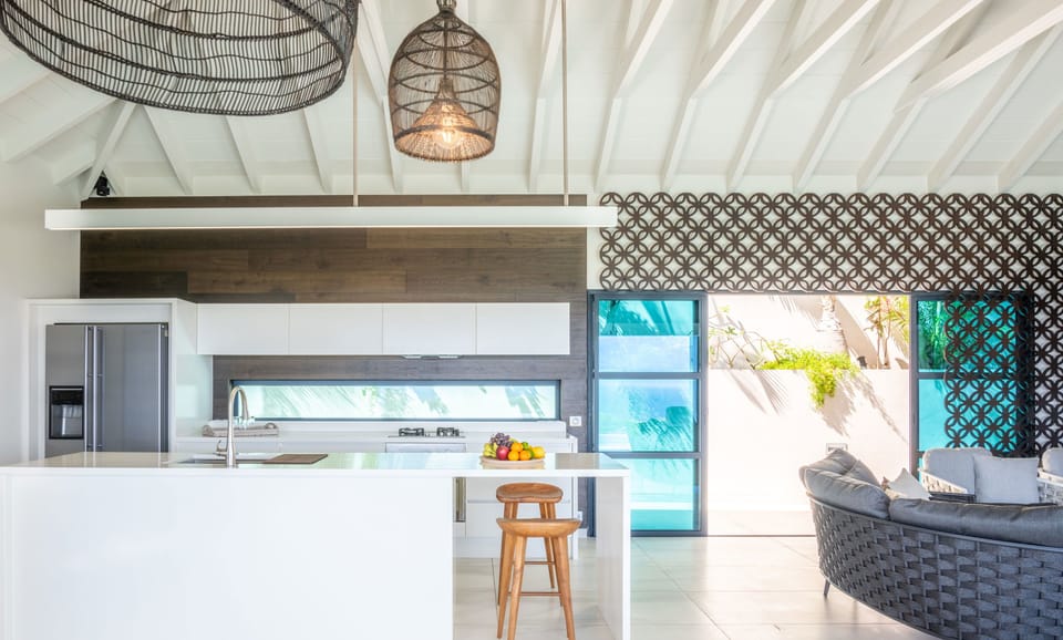 Fully equipped kitchen, central island unit, fridge and freezer with ice machine, cooking range with gas burners, hood, microwave, dishwasher, filter coffee maker and espresso coffee machine, wine cooler, toaster. Outdoor dining table on the covered terra