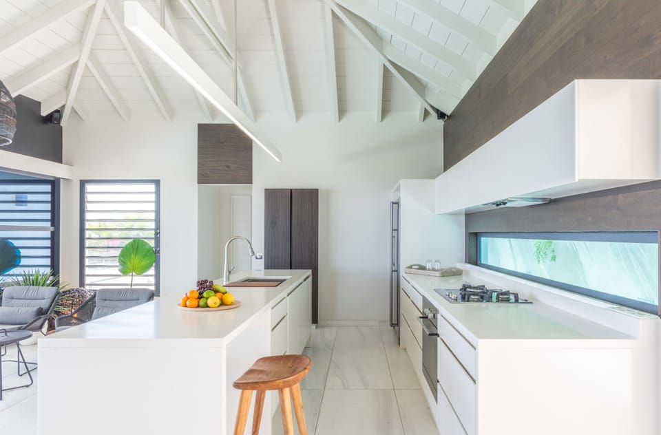Fully equipped kitchen, central island unit, fridge and freezer with ice machine, cooking range with gas burners, hood, microwave, dishwasher, filter coffee maker and espresso coffee machine, wine cooler, toaster. Outdoor dining table on the covered terra