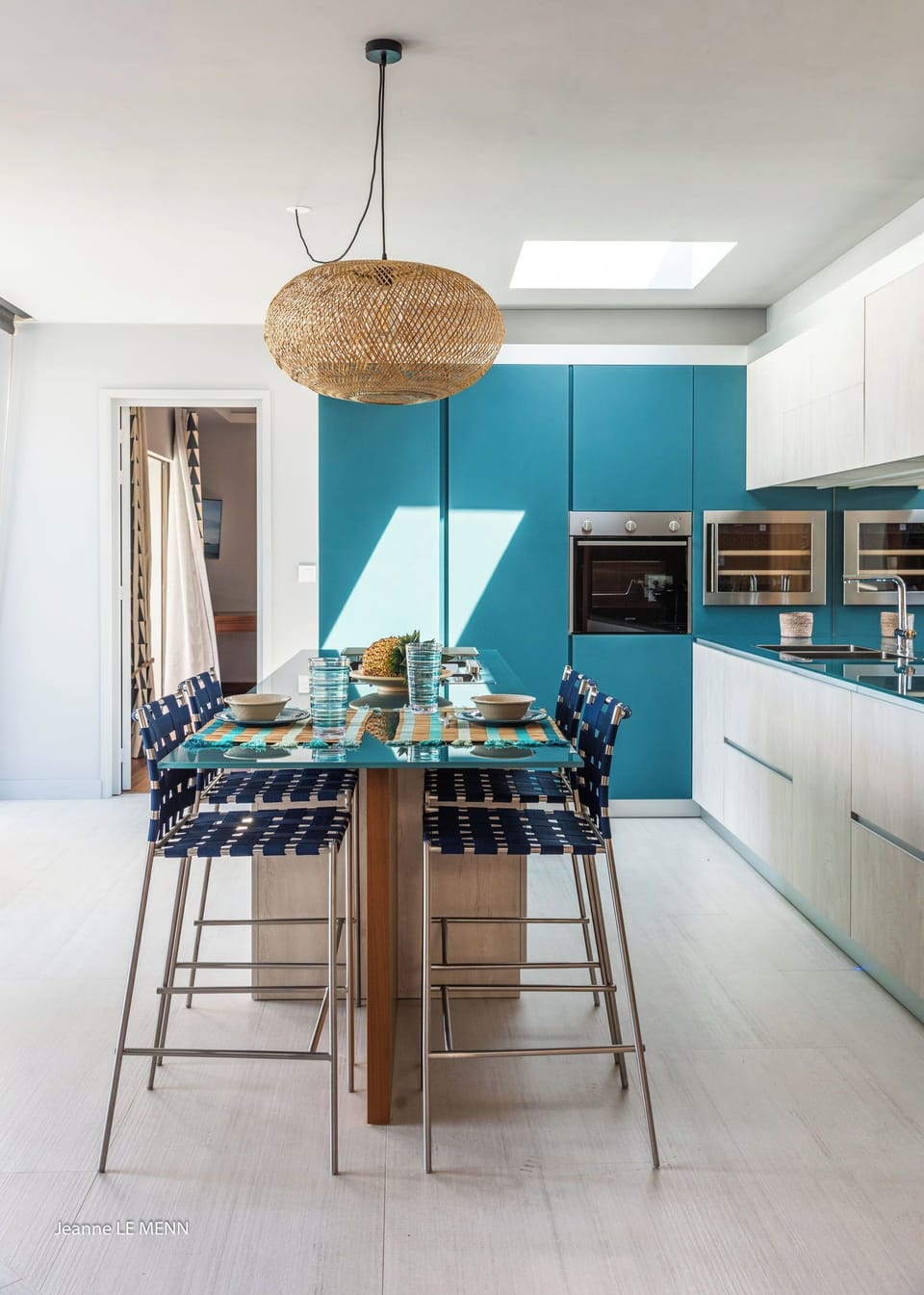 Fully equipped with bar, electric oven, gas stove, dishwasher, fridge and freezer, ice machine, microwave, toaster, filter coffee maker, and espresso coffee machine, blender, electric fruit press. Outside dining table on the terrace facing the view. Anoth