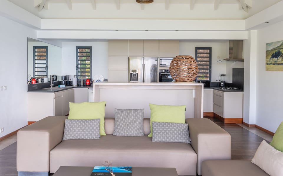 Beautiful open floor lounge areas, opening directly onto the terrace and the views. 