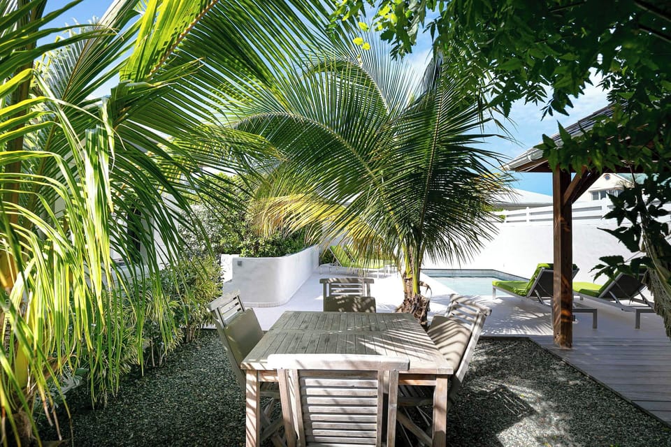 Fully equipped and air-conditioned kitchen, with electric oven, electrical stove, fridge and freezer, dish washer, microwave, toaster, electrical kettle, Nespresso and regular coffee machine, blender. Indoor table for 4 guests. Outdoor dining table. 