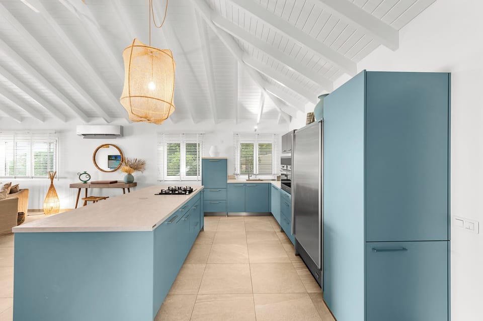 Fully equipped kitchen, central island unit, fridge and freezer with ice machine, cooking range with gas burners, hood, microwave, dishwasher, filter coffee maker and espresso coffee machine, wine cooler, toaster. Outdoor dining table on the covered terra