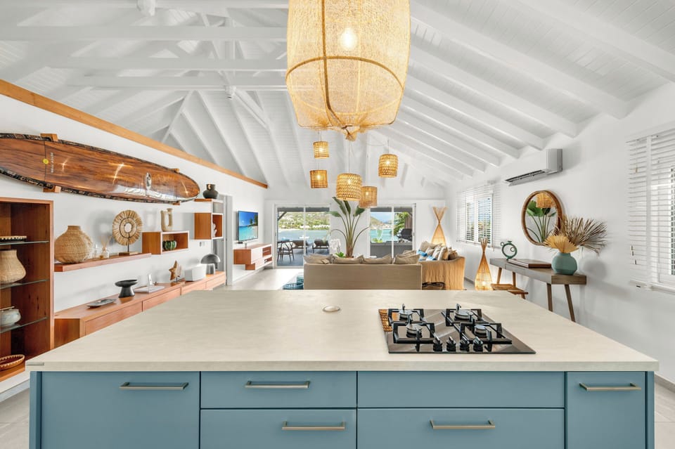 Fully equipped kitchen, central island unit, fridge and freezer with ice machine, cooking range with gas burners, hood, microwave, dishwasher, filter coffee maker and espresso coffee machine, wine cooler, toaster. Outdoor dining table on the covered terra