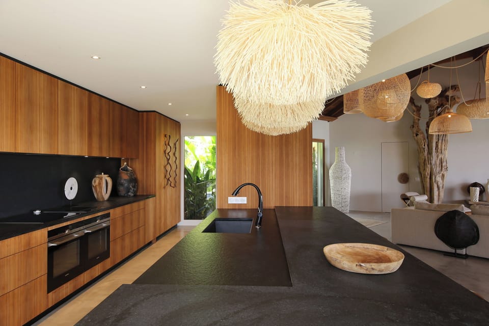 Fully equipped kitchen, electric oven, steam oven / microwave, ceramic hob, plancha grill, refrigerators, freezer, ice maker, dishwasher, toaster, regular filter coffee machine, Nespresso machine, blender, electric fruit squeezer, gas barbecue outside