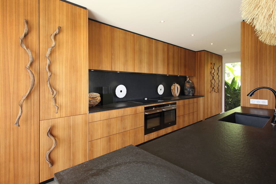 Fully equipped kitchen, electric oven, steam oven / microwave, ceramic hob, plancha grill, refrigerators, freezer, ice maker, dishwasher, toaster, regular filter coffee machine, Nespresso machine, blender, electric fruit squeezer, gas barbecue outside