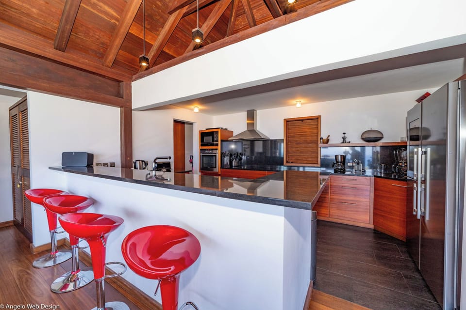 Fully equipped kitchen, breakfast bar with stools. Electric oven, gas stove, microwave, refrigerator, mixer, centrifuge, freezer, dishwasher, Nespresso machine, blender, kettle, toaster. Large dining table for 8 guests. 