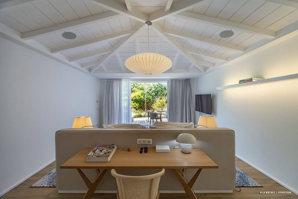On the lower level. King size bed, air conditioning, HD-TV, Apple TV, Dish Network, dressing room, programmable safe. Adjoining bathroom with shower, double basin, hair dryer, towels and beach towels.