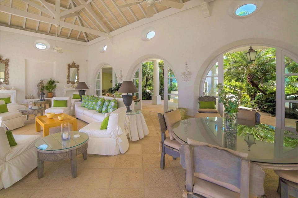 Fully equipped kitchen. Electric oven, gas stove, microwave, refrigerator, mixer, centrifuge, freezer, dishwasher, Nespresso machine, blender, kettle, toaster. Oscar de la Renta dining table on the covered terrace. Inside dining table in the great living-