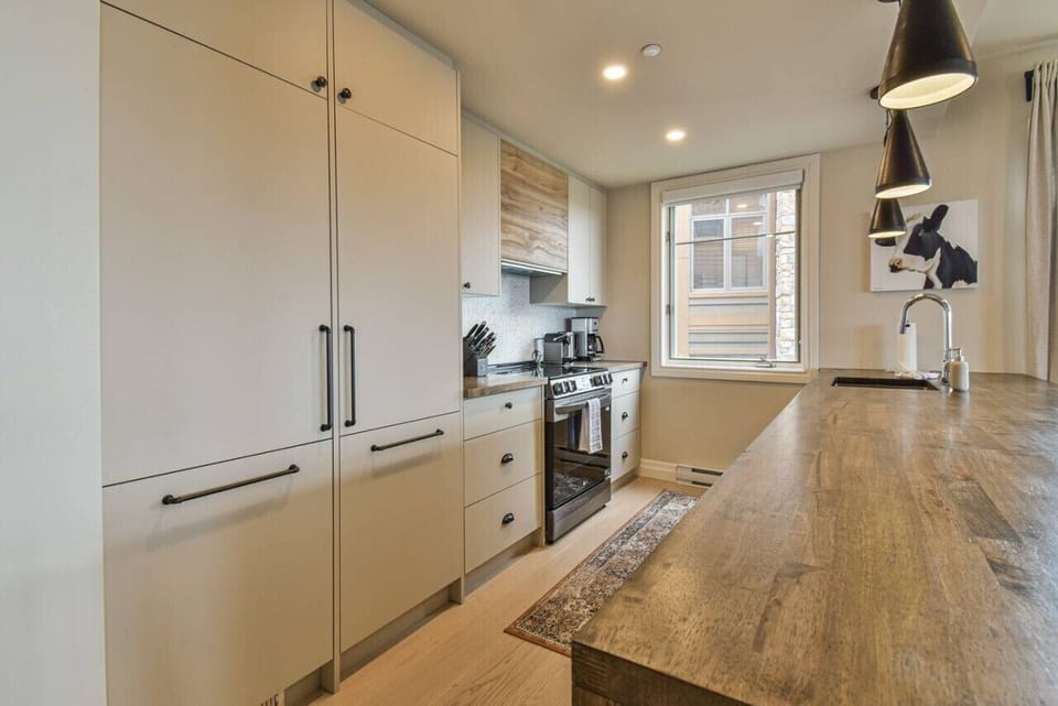 The Bondurant Village Home Close to Tremblant Attractions