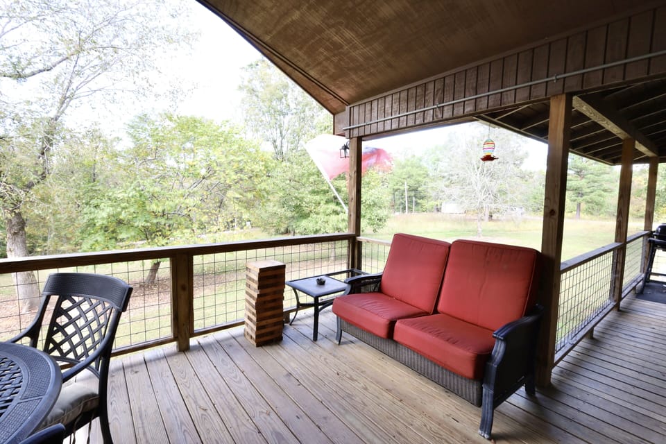 Back deck room for sitting and dining