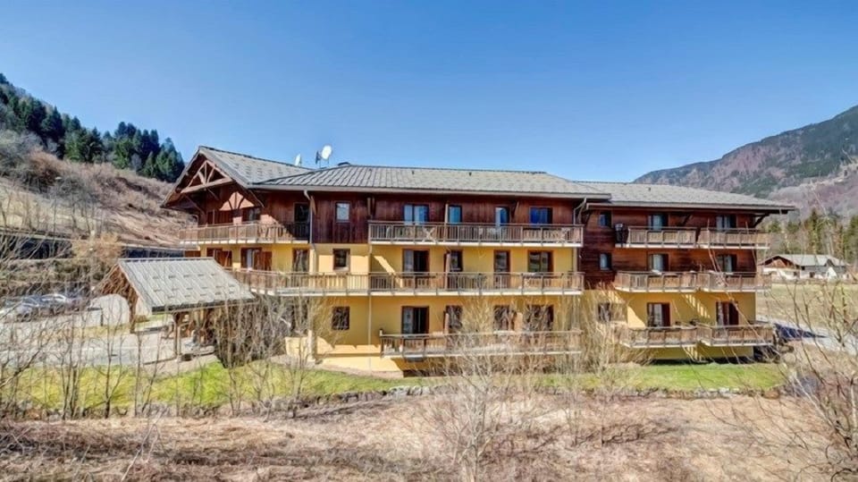The lovely pathways are perfect for an energizing stroll in the morning.