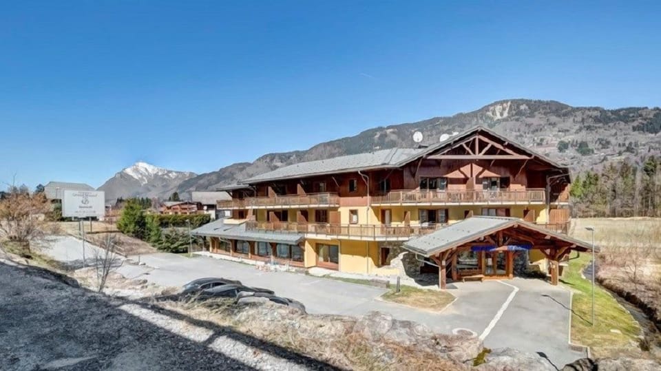 Experience the picturesque atmosphere at this amazing property.