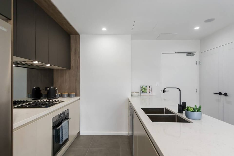 You’ll find everything you need to prepare meals in the well-appointed kitchen. 
