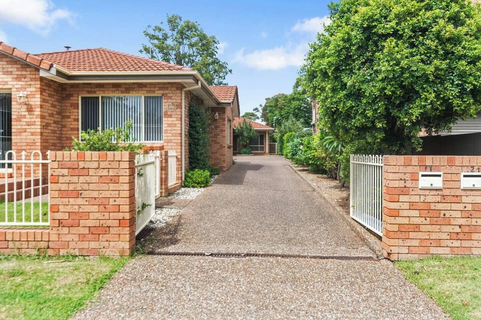 This recently renovated stay is located at the back of a boutique complex of just two homes, offering a peaceful retreat just 10 minutes from Wollongong.
