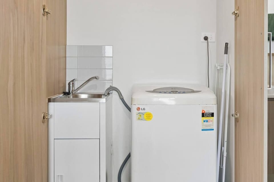 An internal washing machine and separate basin add to your everyday convenience and are ideal for longer stays.
